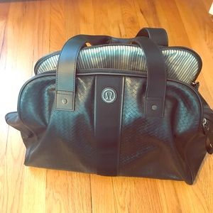 Lululemon duffel bag 🍋